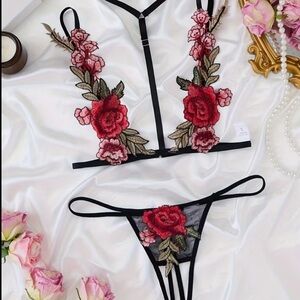 Embroidered Floral Bra Set - Black and Red